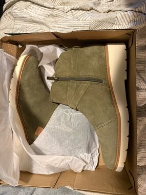 Women's  TOMS marlow Olive Suede Side-Zip Ankle Boots